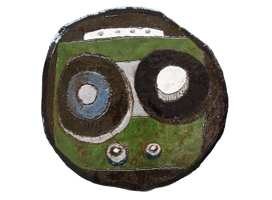 Sarah Lehnerer, A Day‘s Work, 2021, glazed ceramic, ca 30 x 30 cm