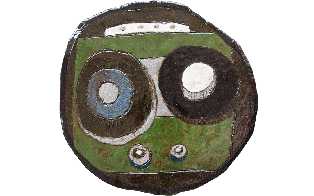 Sarah Lehnerer, A Day‘s Work, 2021, glazed ceramic, ca 30 x 30 cm